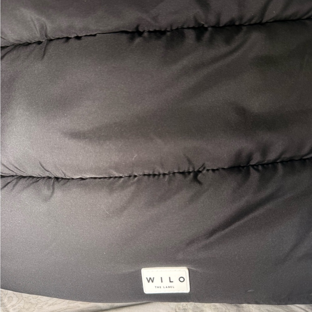 Elegant Black Puffer Tote Bag - Picture 2 of 4